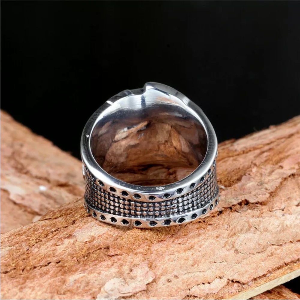 Ring - Picture 3 of 3